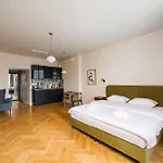 Plac Dabrowskiego Deluxe Studios