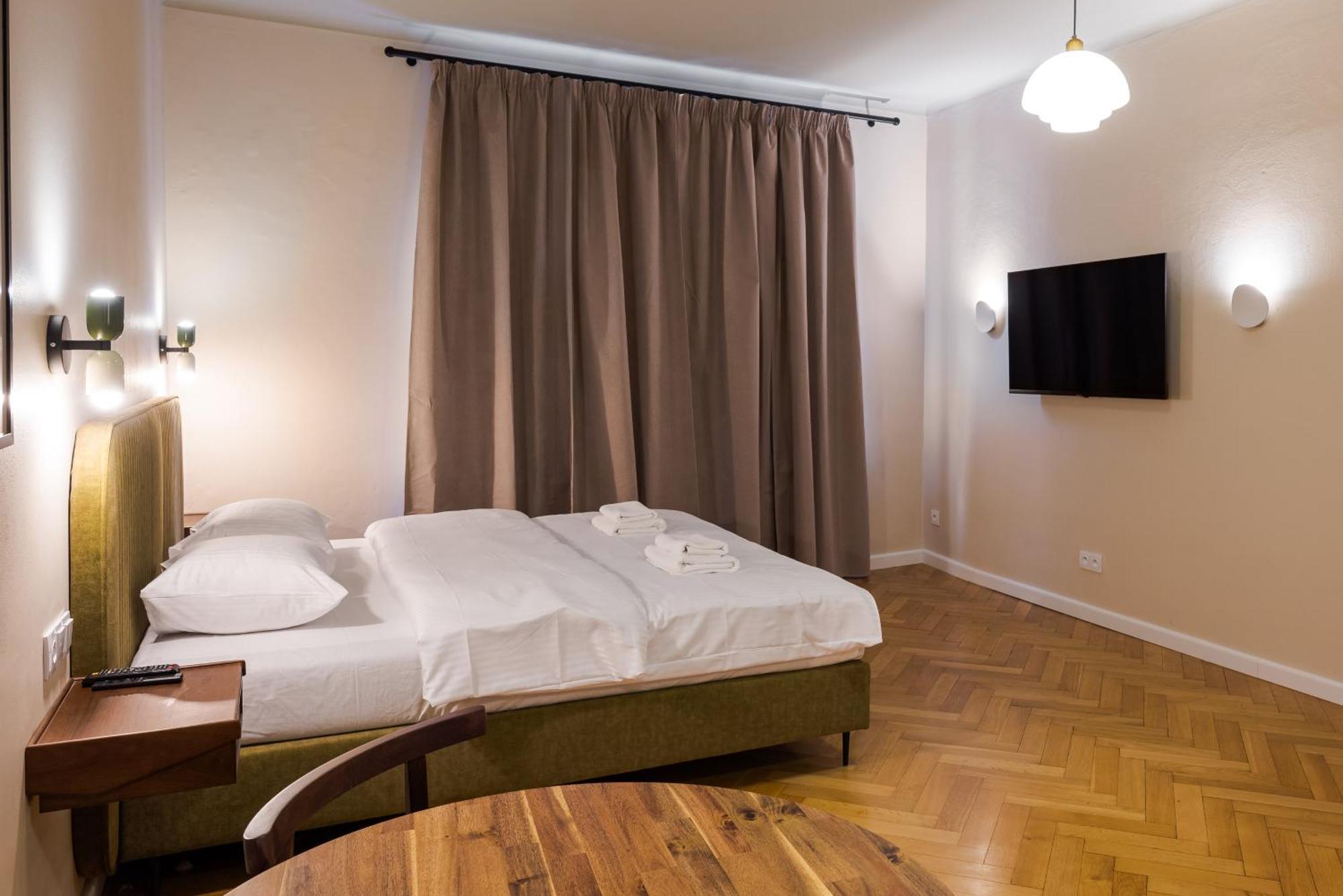 Plac Dabrowskiego Deluxe Apartament *